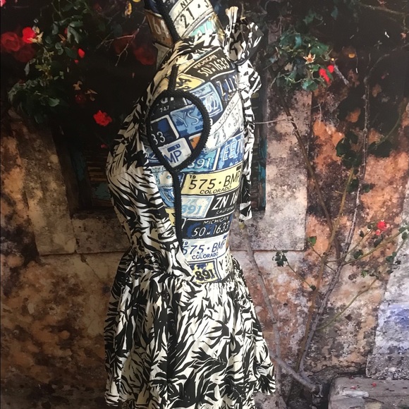 Seaside Resort Halter Maxi Dress - Picture 7 of 16